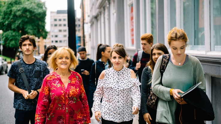 圖片: Atlas-Liverpool-Students-Studying-English.jpg