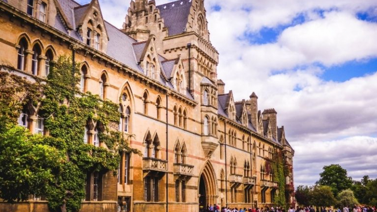 圖片: Queens University Campus