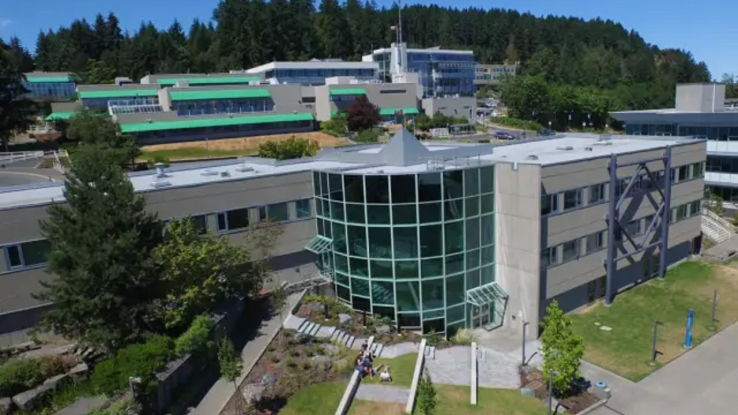 圖片: Vancouver-Island-University-Campus-Aerial-July2020-ApplyBoard