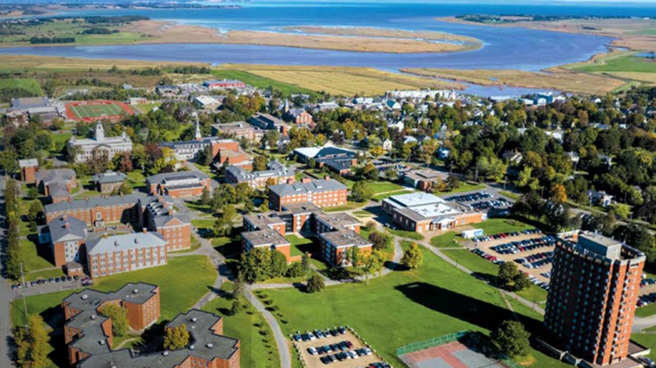 圖片: aerial-view-of-ilsc-university-pathway-partner-acadia-university-campus-in-nova-scotia-canada