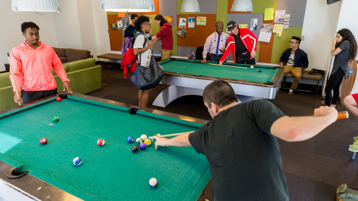 圖片: els_la_verne_campus_center_pool_tables