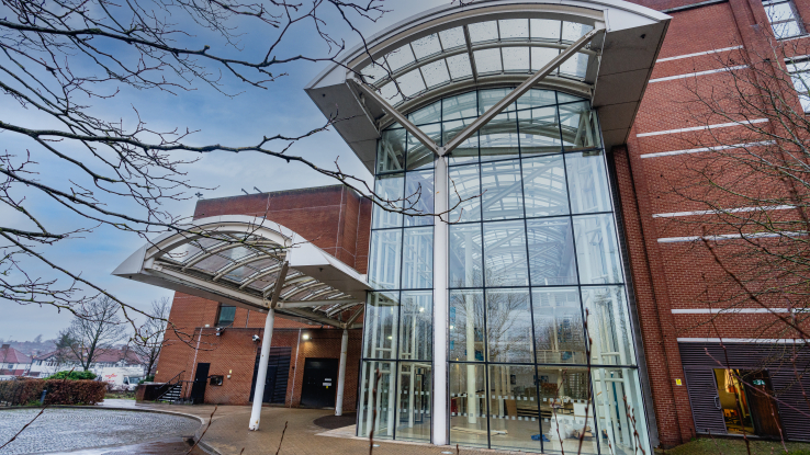 圖片: english_path_london_greenford_campus_01