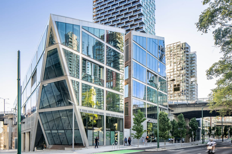 圖片: University of Canada West 加西大學