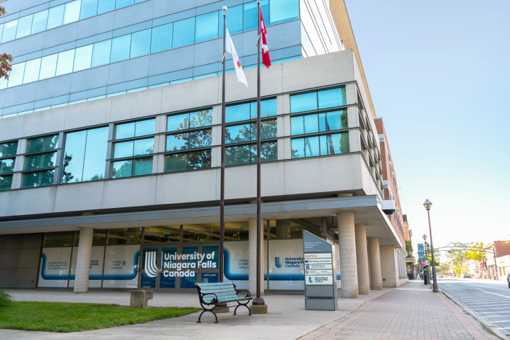 圖片: University of Niagara Falls Canada 加拿大尼加拉瀑布大學